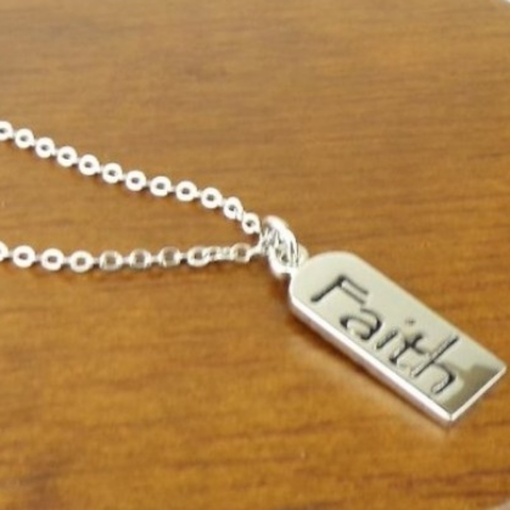 Necklace Faith Tag